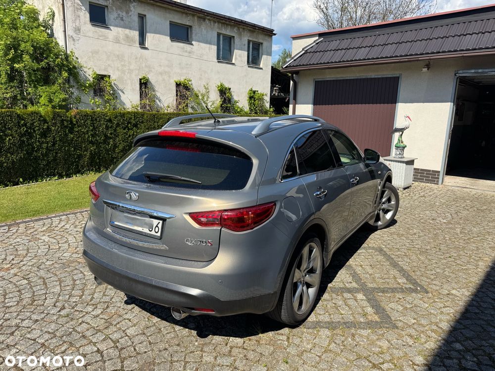 Infiniti Q70 3.0d GT Premium - 4