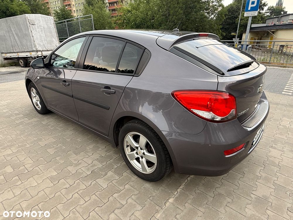 Chevrolet Cruze - 4