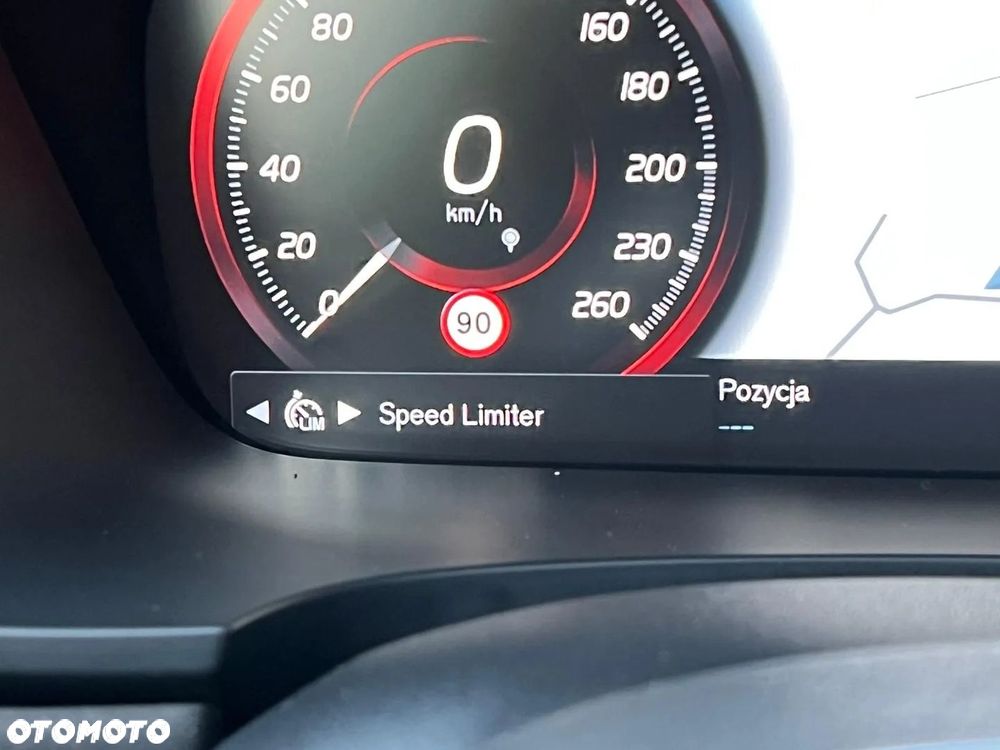 Volvo V90 Cross Country - 24