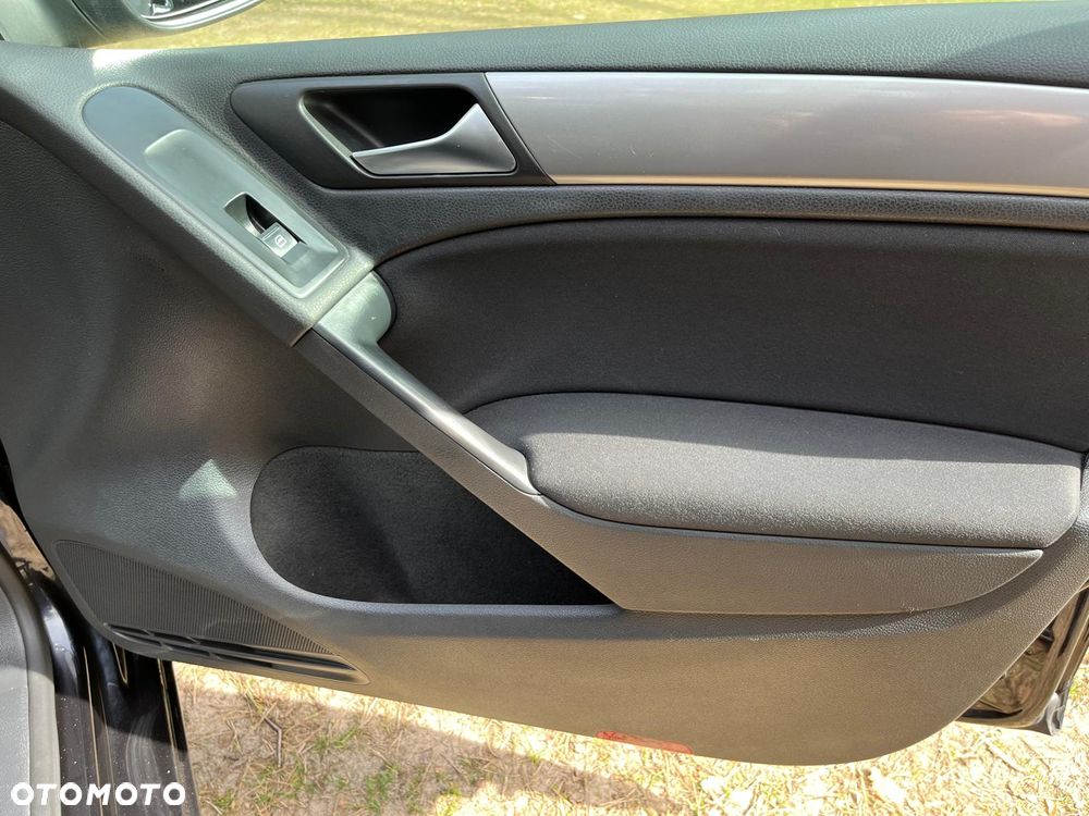 Volkswagen Golf 1.6 TDI DPF Comfortline - 19