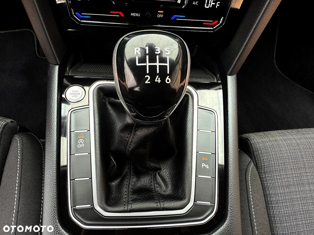 Volkswagen Passat 1.5 TSI EVO Elegance - 20