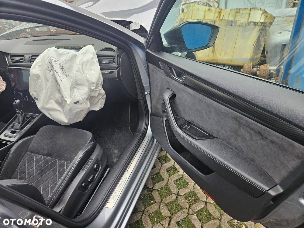 Skoda Superb 1.4 TSI Plug-In Hybrid Sportline DSG - 10