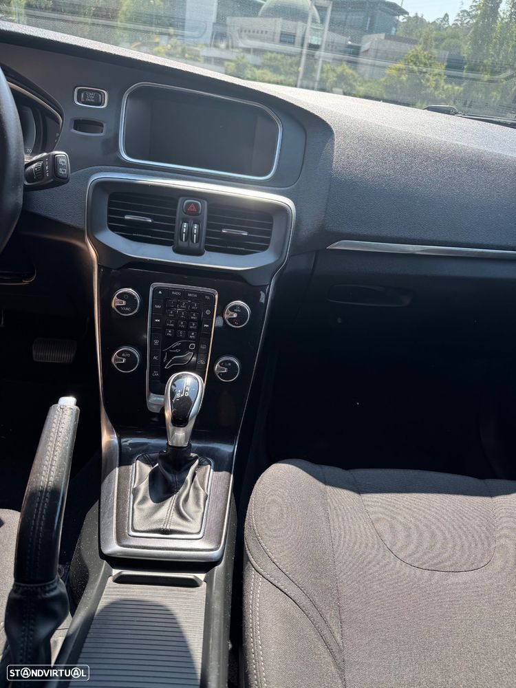 Volvo V40 2.0 D2 Inscription Geartronic - 9