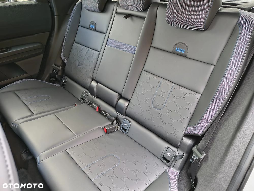 MINI Countryman Cooper ALL4 Classic Trim - 17