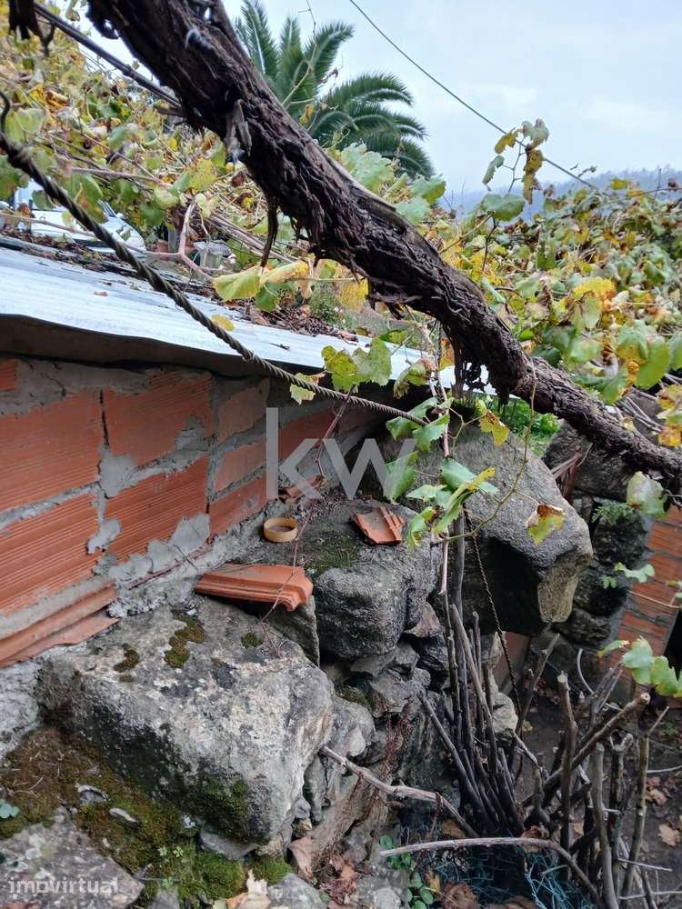 Moradia para Reconstrução com Terreno de 1689m2 e Vista Magnífica sob - Grande imagem: 2/40