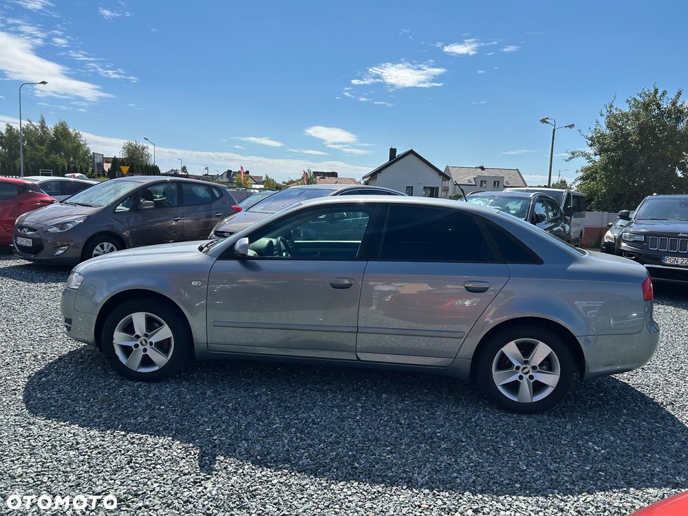Audi A4 Limousine - 8