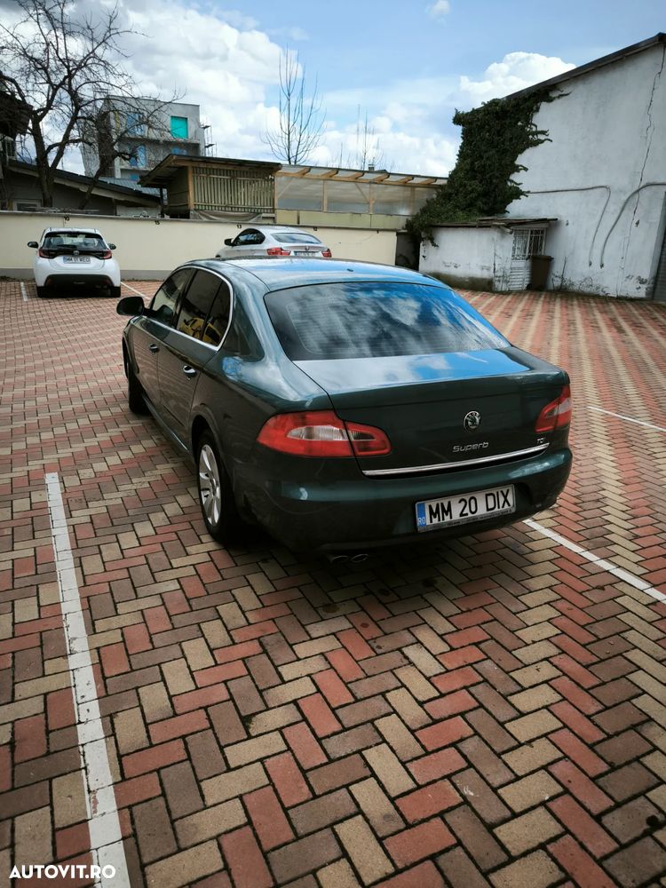Skoda Superb Combi 2.0 TDI Ambition - 4