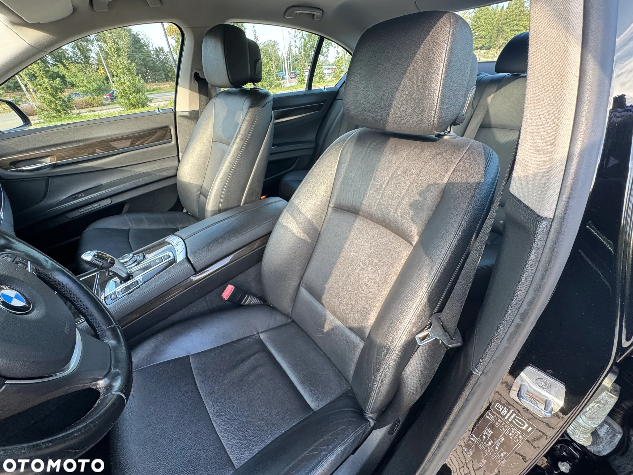 BMW Seria 7 740i - 23