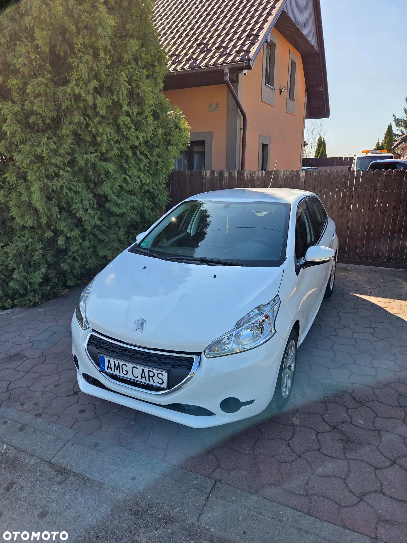 Peugeot 208 - 10