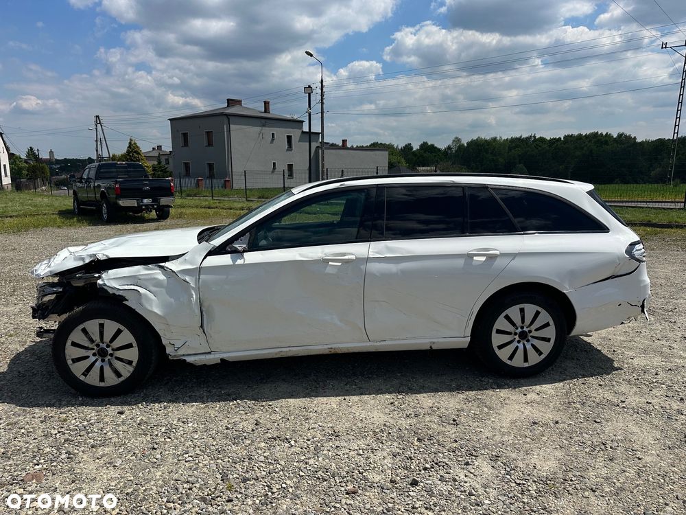 Mercedes-Benz Klasa E 220 d 4Matic 9G-TRONIC Avantgarde - 5