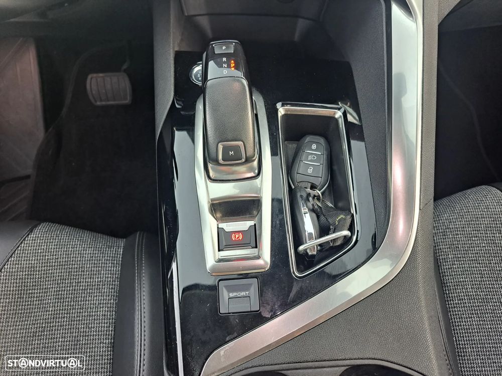 Peugeot 3008 1.5 BlueHDi Allure EAT8 - 29