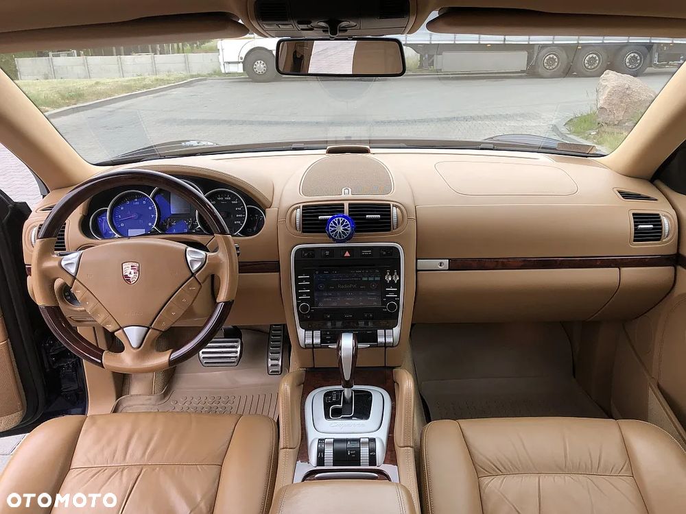 Porsche Cayenne - 11