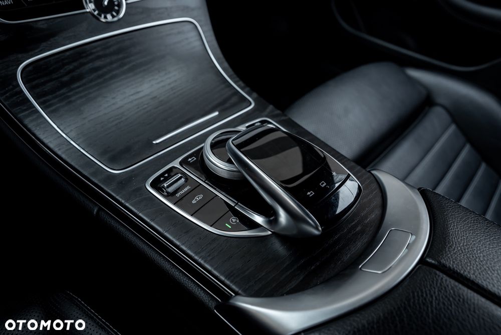 Mercedes-Benz Klasa C 300 9G-TRONIC AMG Line - 30