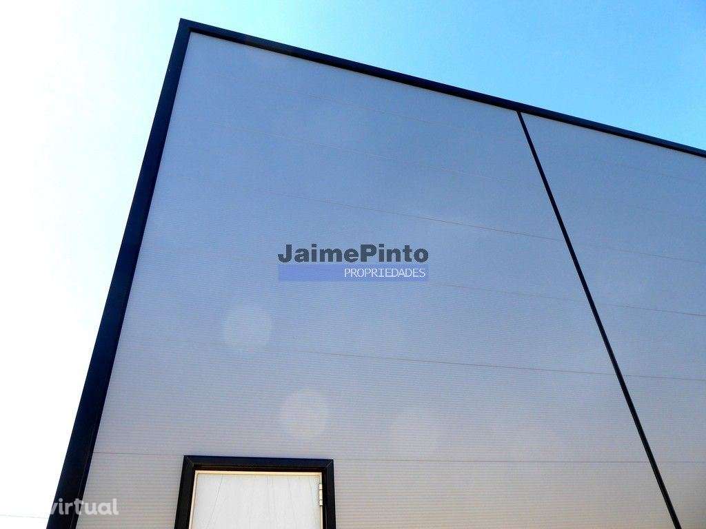 Armazém Industrial 1.200m2 com Logradouro 12.000m2. Portugal, Espinho. - Grande imagem: 2/2