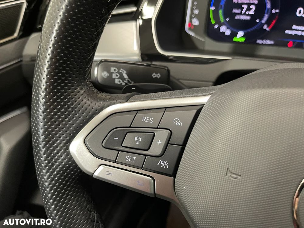 Volkswagen Passat - 25