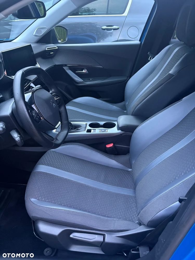 Peugeot 2008 - 12