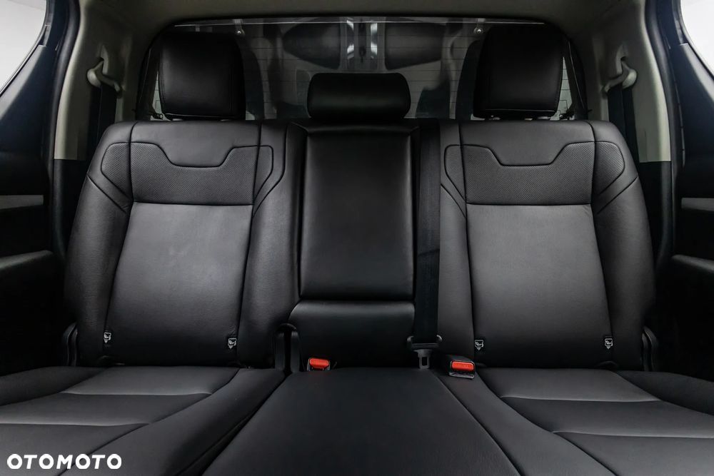 Toyota Hilux 2.8 D-4D Double Cab SR5+ 4x4 - 24