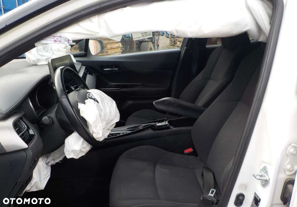 Toyota C-HR - 28