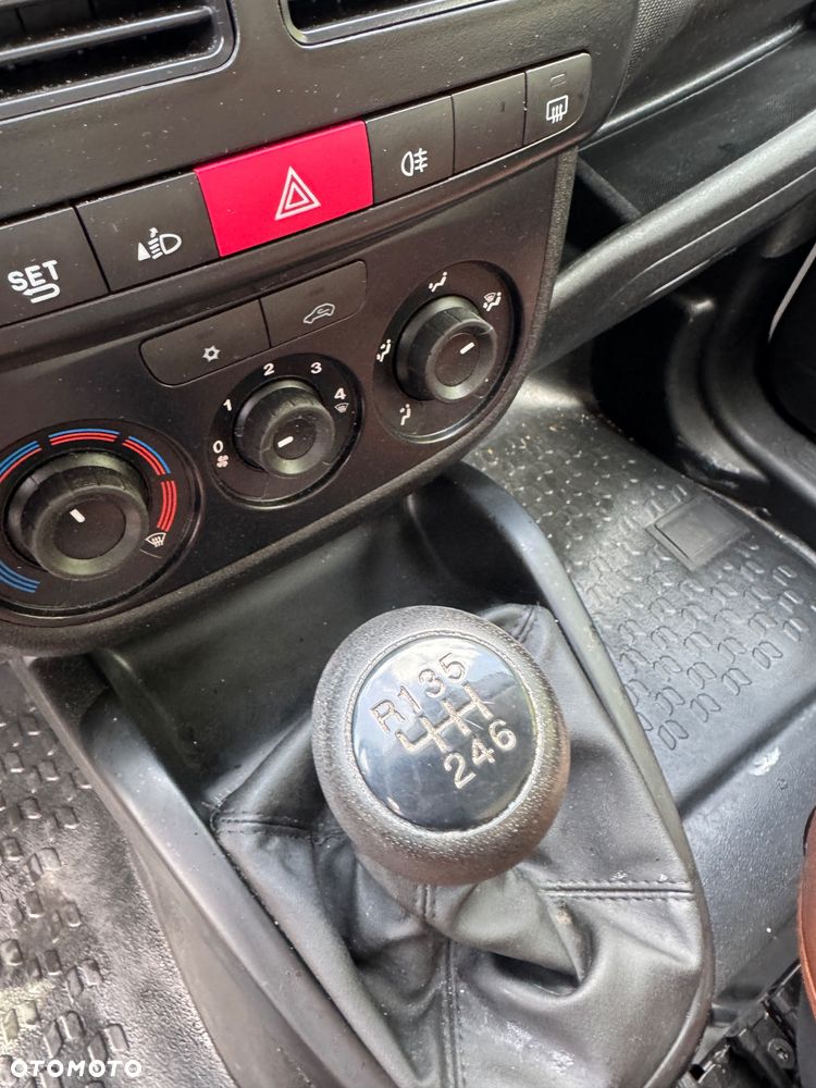 Opel Combo - 32