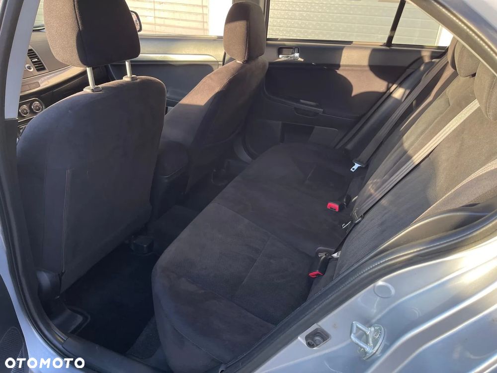 Mitsubishi Lancer - 14