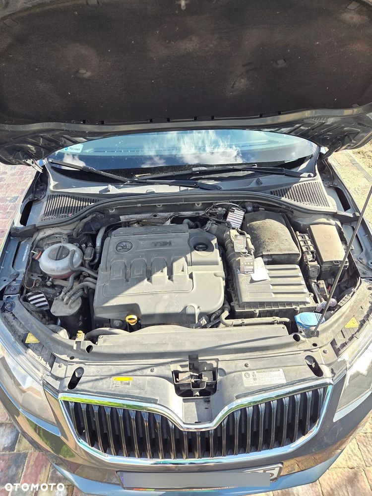 Skoda Octavia 2.0 TDI Ambition DSG - 8