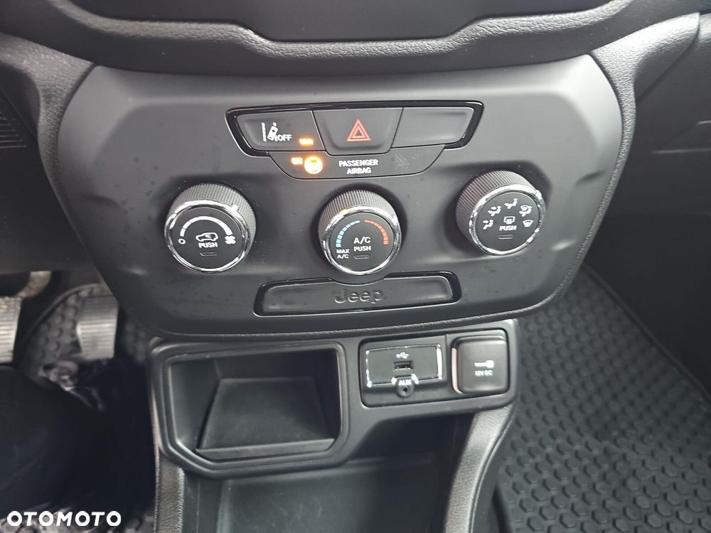 Jeep Renegade - 23
