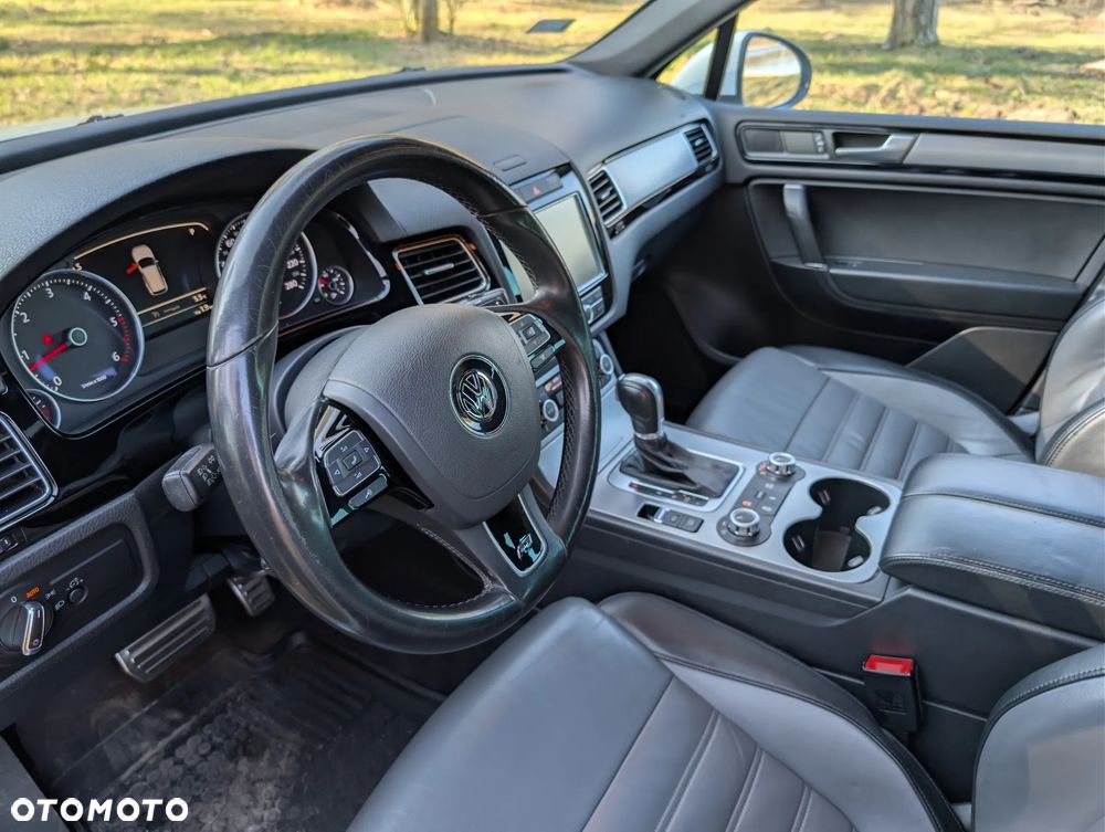 Volkswagen Touareg 3.0 V6 TDI BMT R-Style - 17