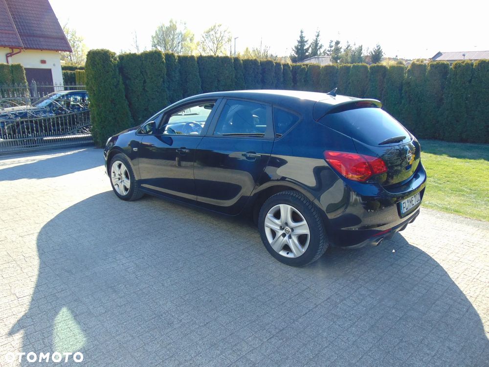 Opel Astra 1.6 Turbo - 7