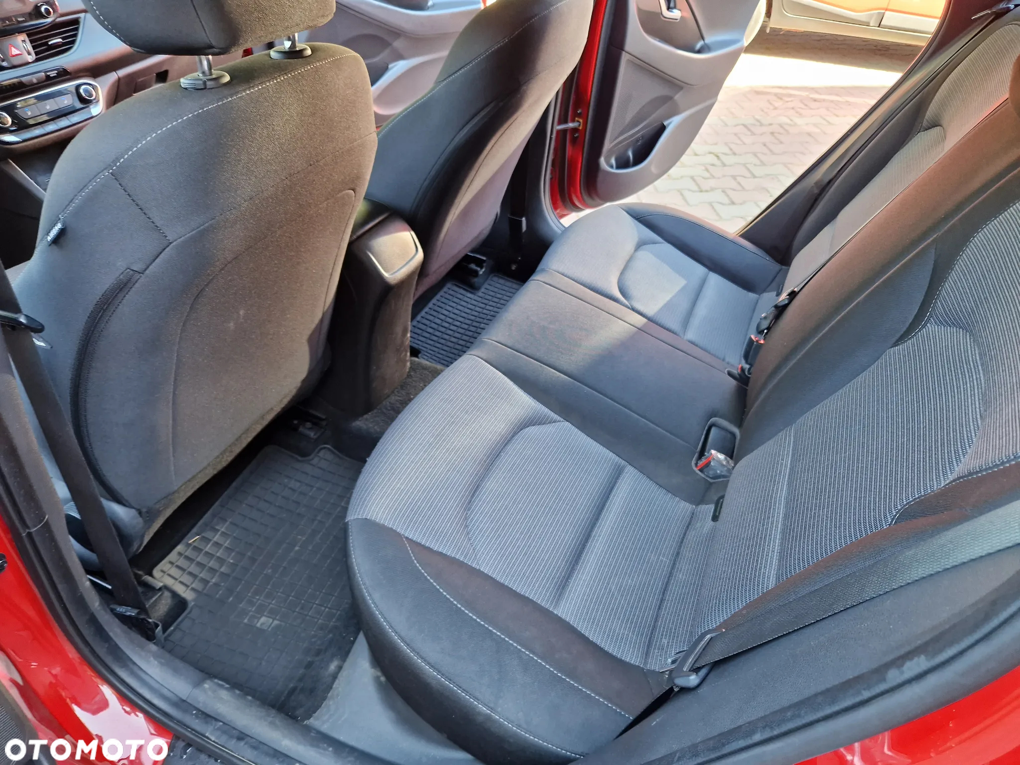 Hyundai i30 1.5 DPI Classic + - 16