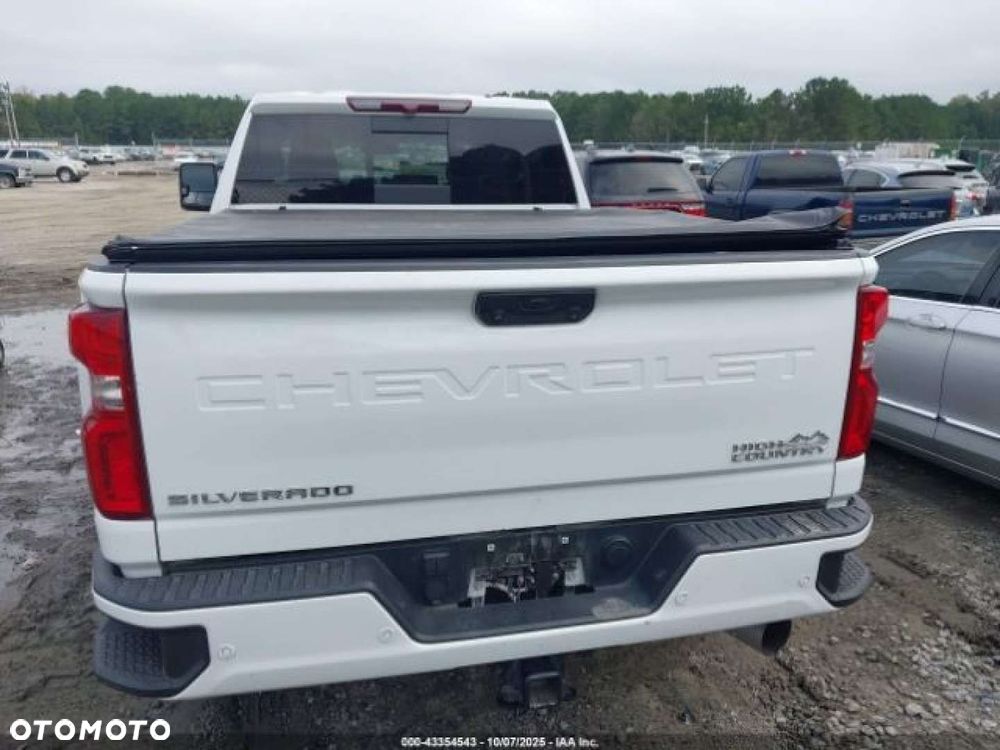 Chevrolet Silverado - 6