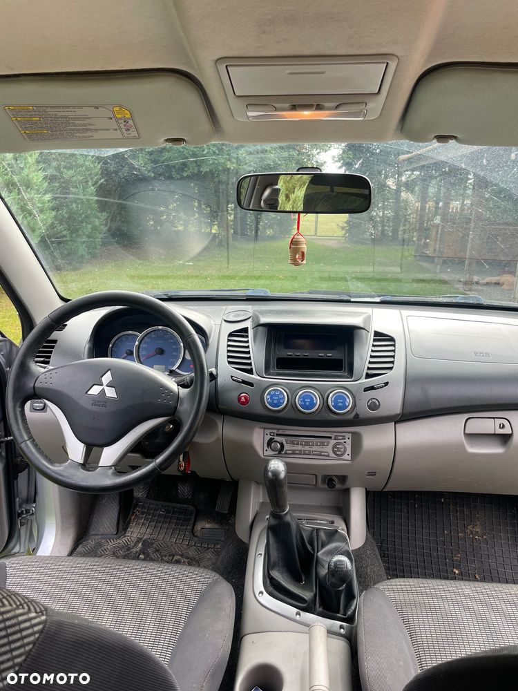 Mitsubishi L200 - 6