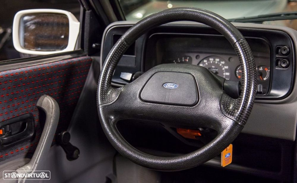 Ford Escort XR3i - 12