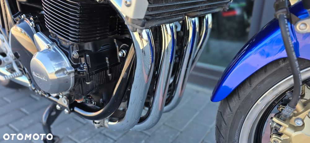 Suzuki GSX - 18