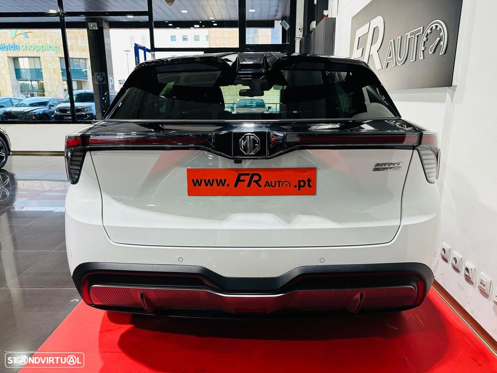 MG MG4 64 kWh Luxury - 15
