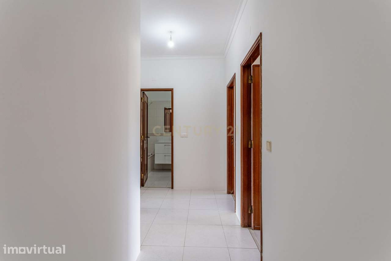 Apartamento T3 no Infantado com BOX para 3 viaturas e arrecadação - Grande imagem: 5/29