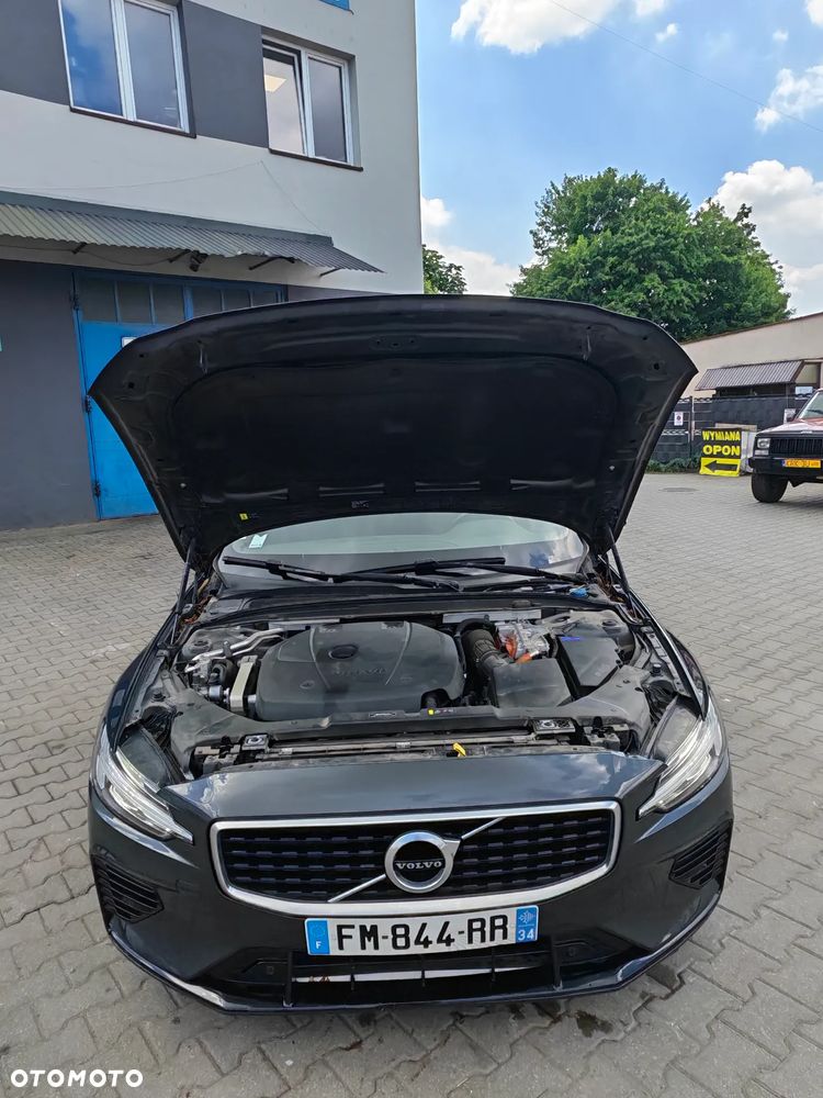 Volvo V60 T8 AWD Plug-In Hybrid R-Design - 32
