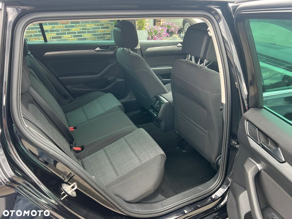 Volkswagen Passat 2.0 TDI SCR DSG Comfortline - 14