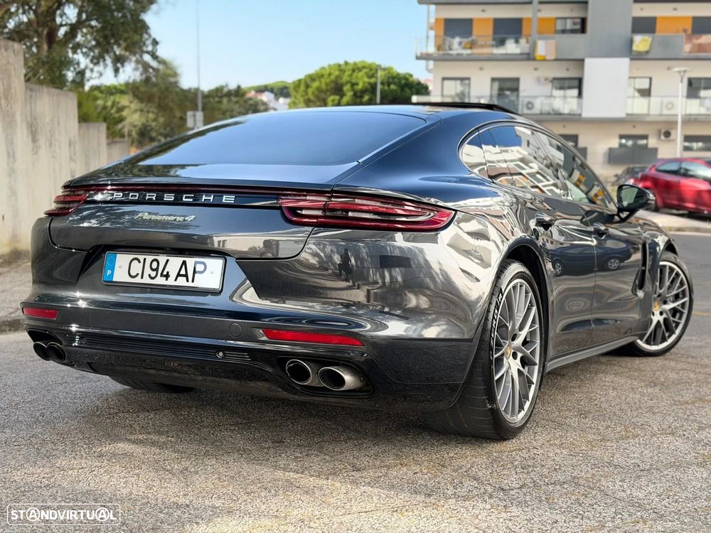 Porsche Panamera 4 E-Hybrid - 4
