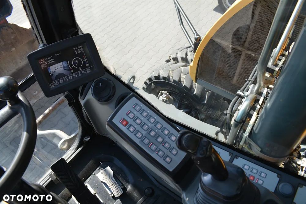 Liebherr A 918 Compact / STAN PERFEKT / 18T / JAK NOWA / Ramie 3x łamane - 24