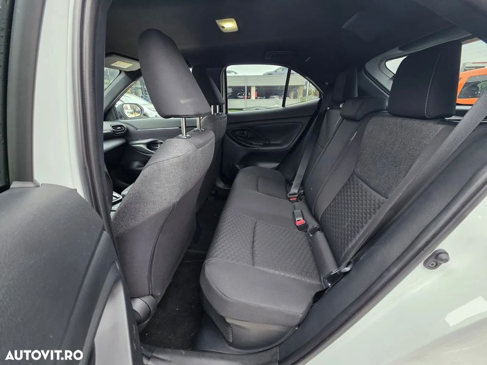 Toyota Yaris Cross 1.5 VVT-i HSD 4x2 Dynamic - 14