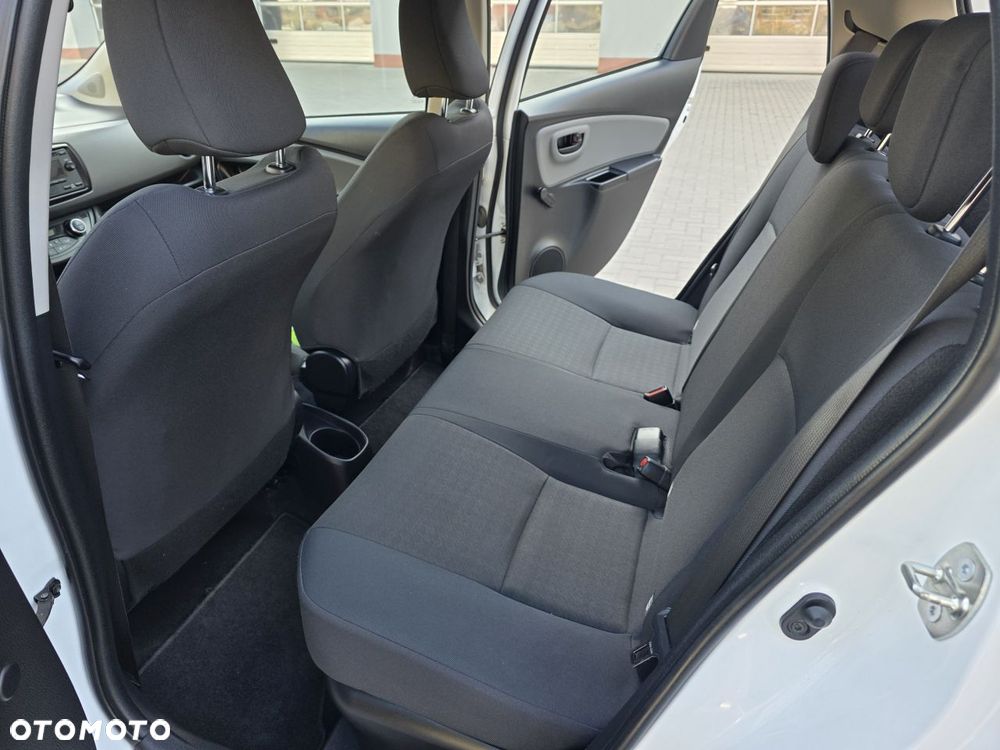 Toyota Yaris Hybrid 100 Active - 14