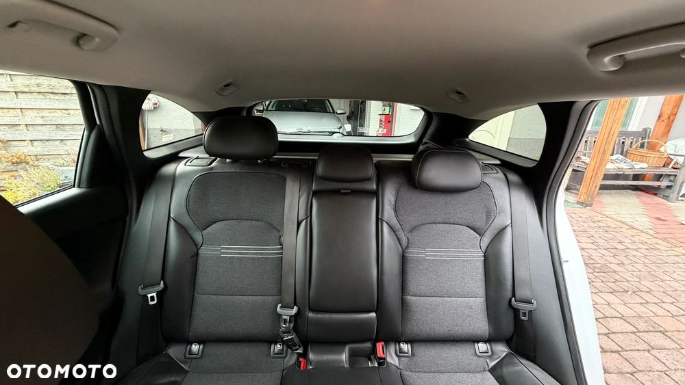 Hyundai i30 1.5 T-GDI 48V Premium DCT - 18