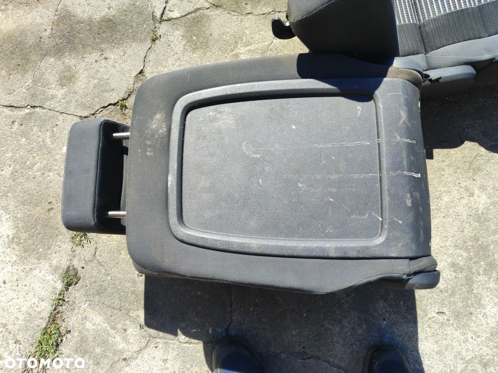 fotel przód x2 + fotel drugi rząd x3 + fotel trzeci rząd x2 plus mocowania boczki kpl. 7 osób do Vw Touran I 03-10r , komplet z foto - 11