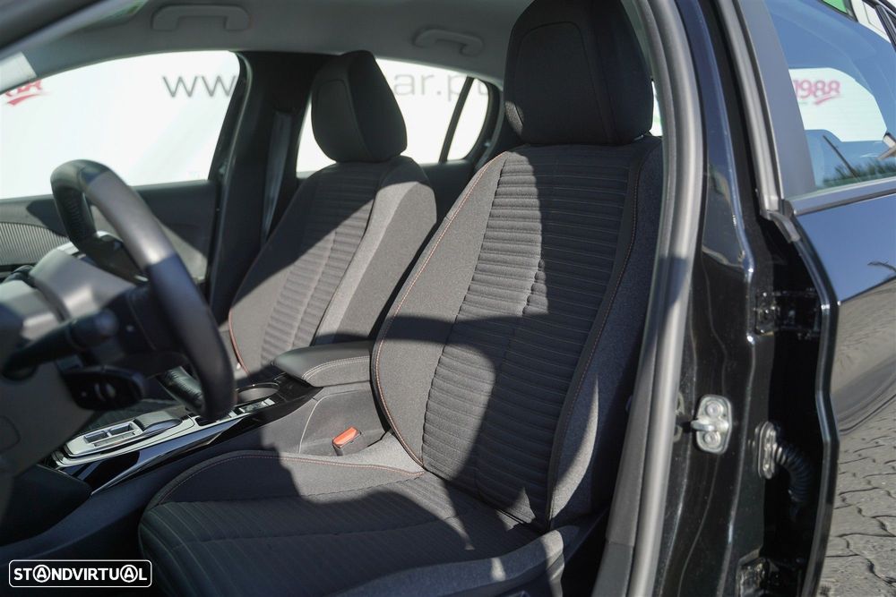 Peugeot e-208 50 kWh Active Pack - 29