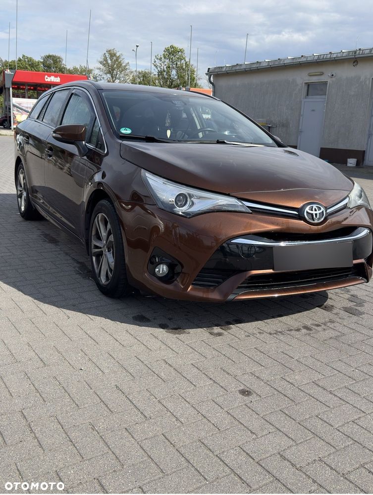 Toyota Avensis 2.0 D-4D Prestige - 2