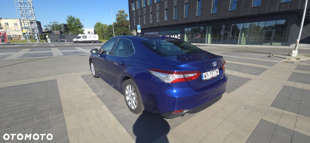 Toyota Camry 2.5 Hybrid Comfort CVT - 2
