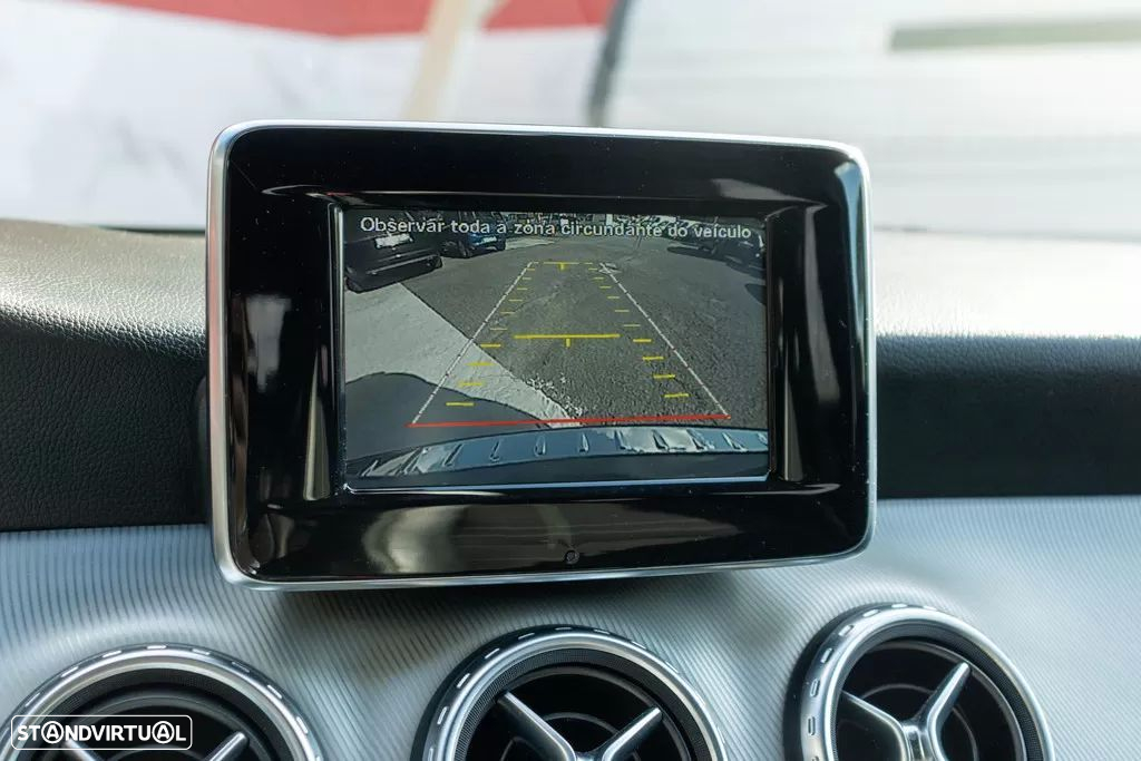 Mercedes-Benz GLA 220 CDI 4Matic 7G-DCT Style - 10