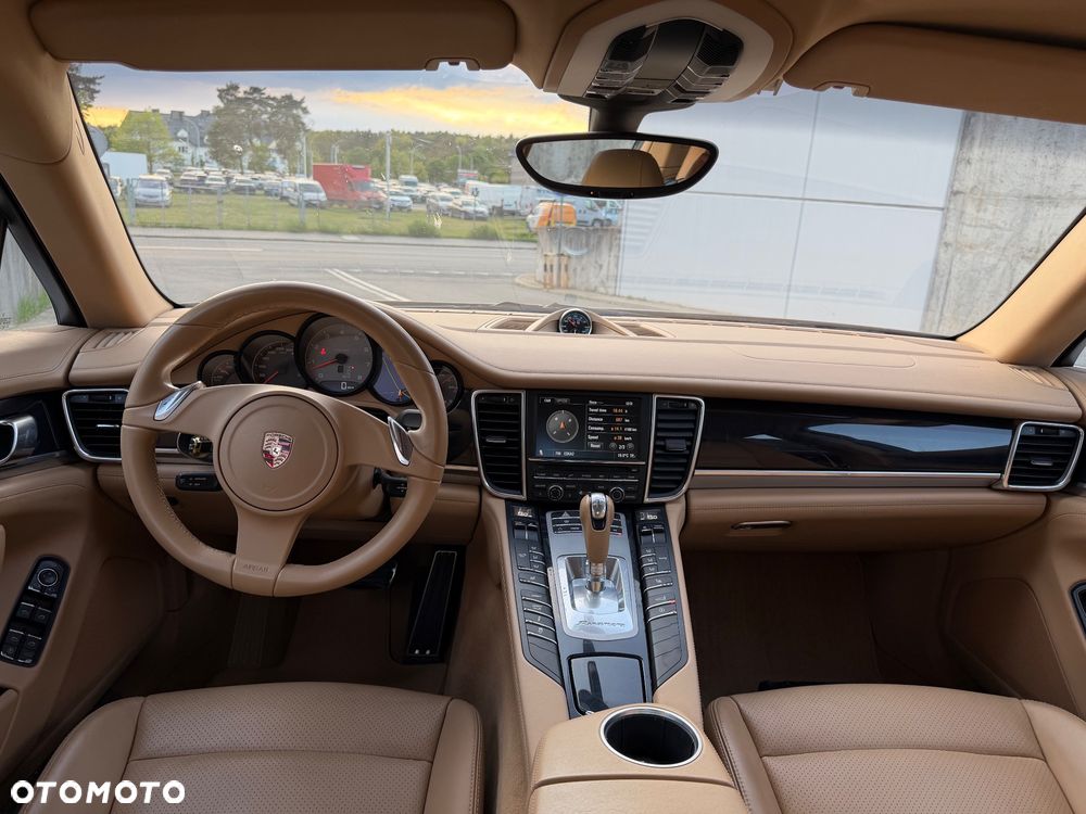 Porsche Panamera 4S - 15