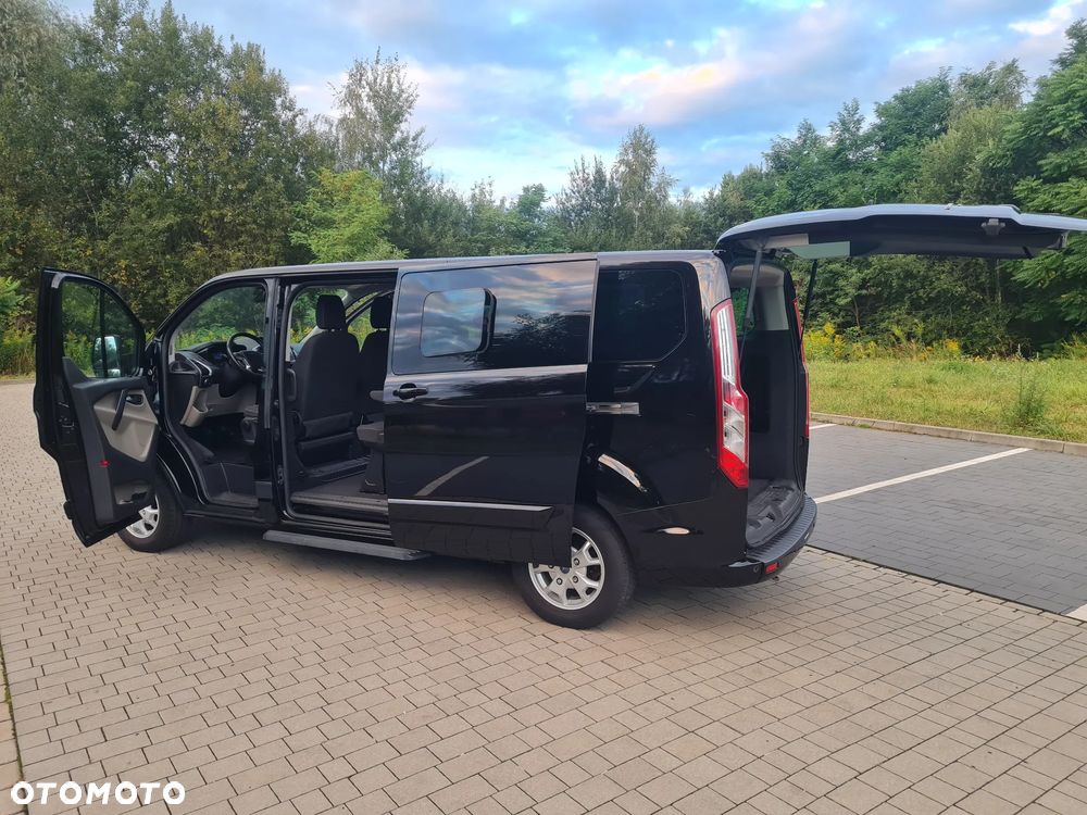 Ford Tourneo Custom - 11