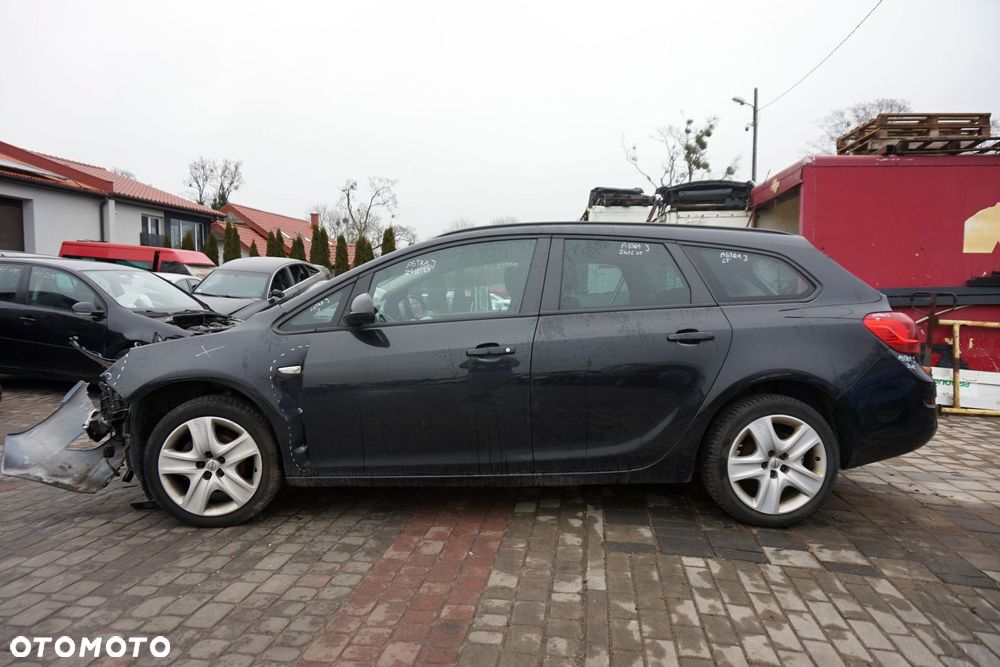 OPEL ASTRA IV J KOMBI 2011 Z41C 1.4 16V A14XER 100KM F17 419 CZARNY na części - 2